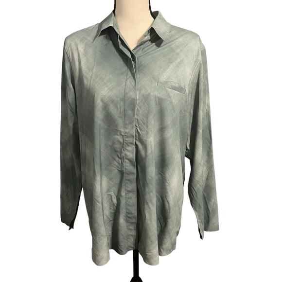 Athleta Women's Green Performance Stretch Urbanite Printed Button Up Shirt Sz L - Picture 2 of 7